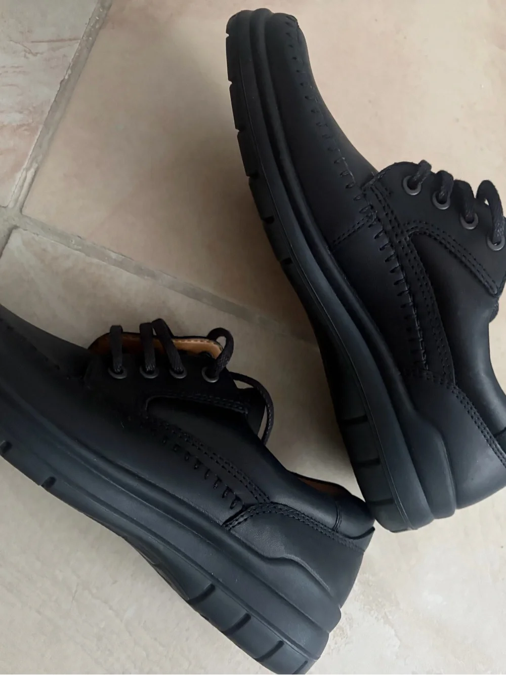 Ecco Men's Black Lace-Up Derby Shoes